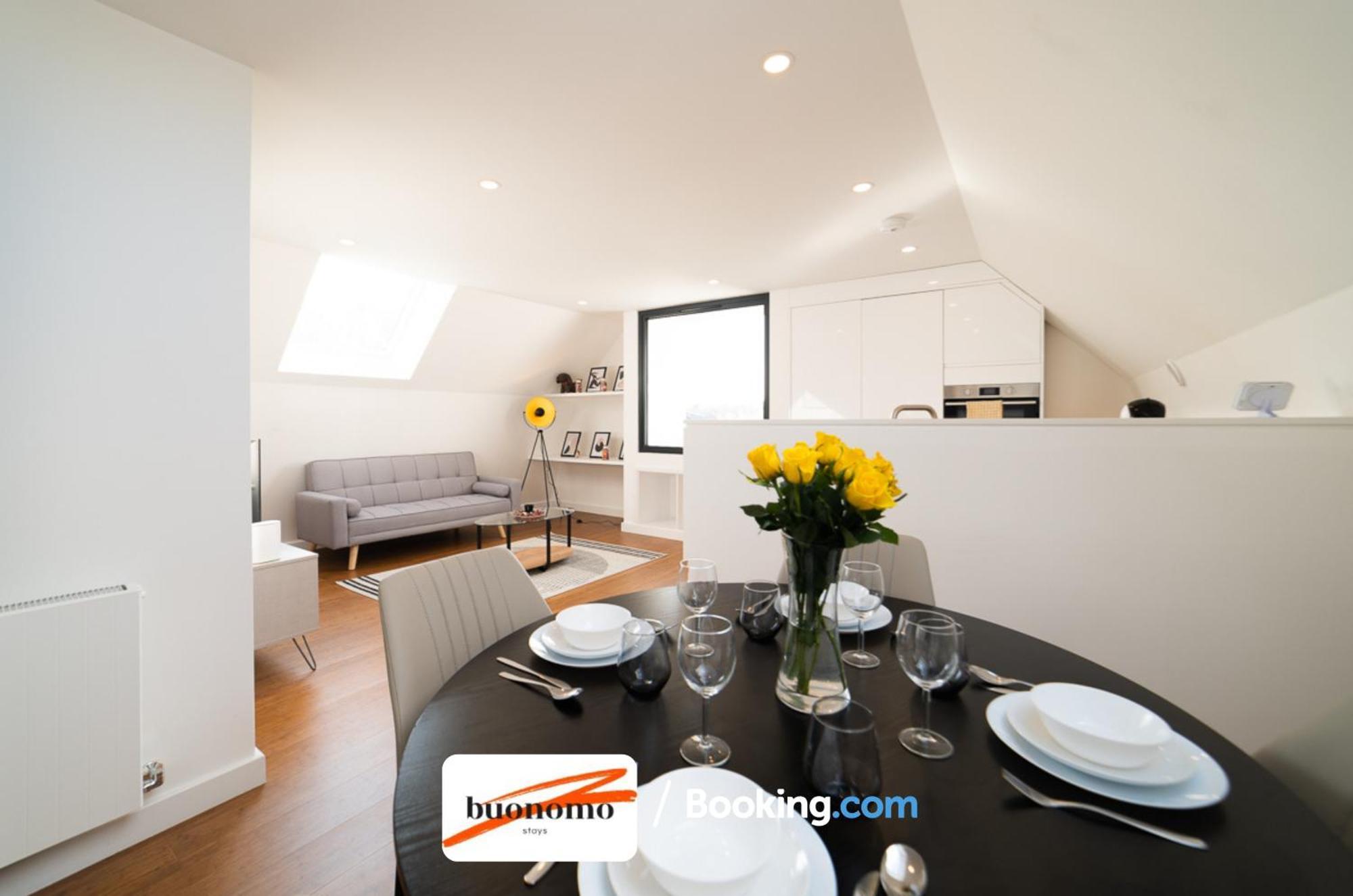 Two Bedroom Apartment At Buonomo Stays Short Lets & Serviced Accommodation Londra Exterior foto