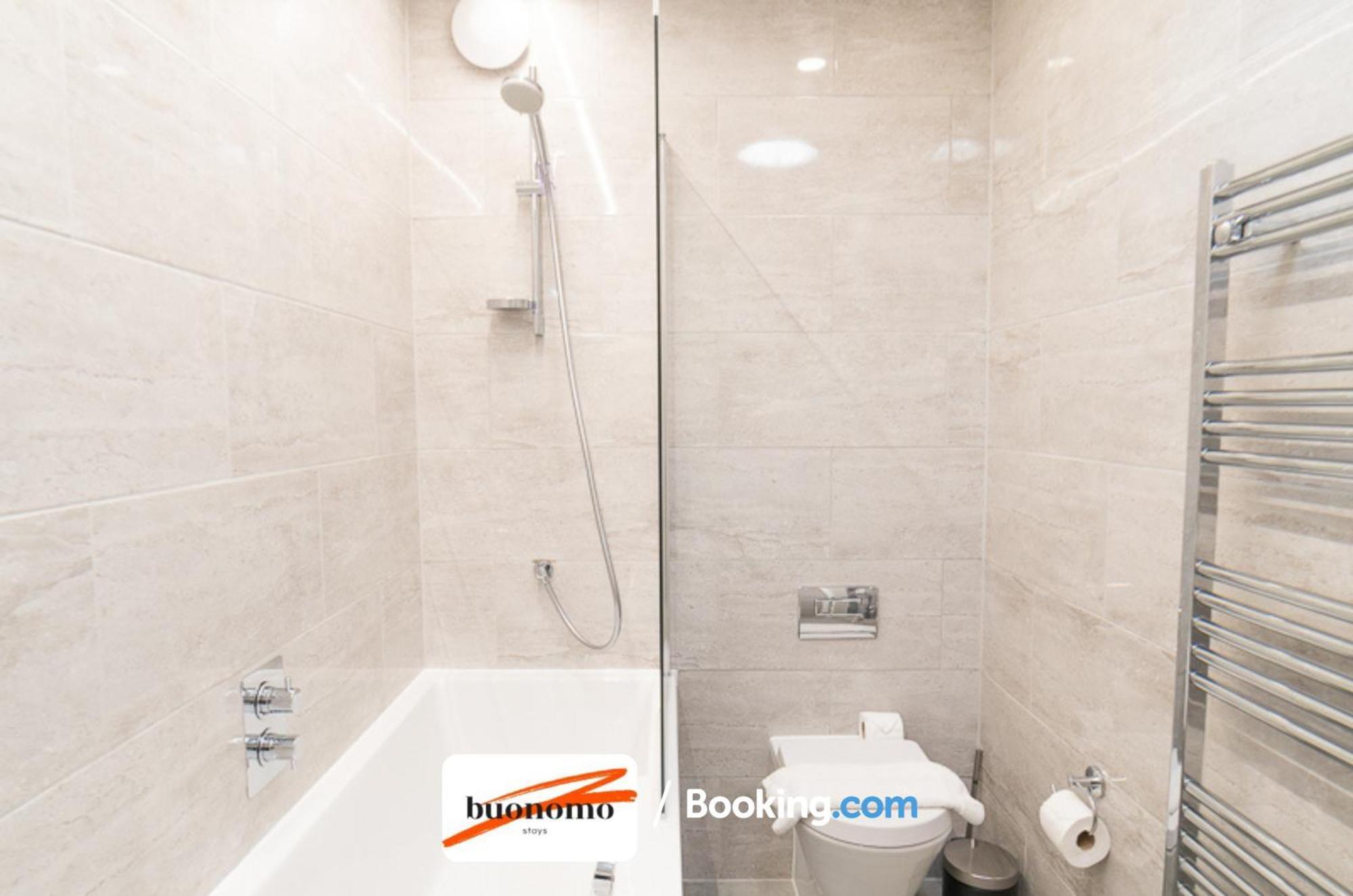 Two Bedroom Apartment At Buonomo Stays Short Lets & Serviced Accommodation Londra Exterior foto