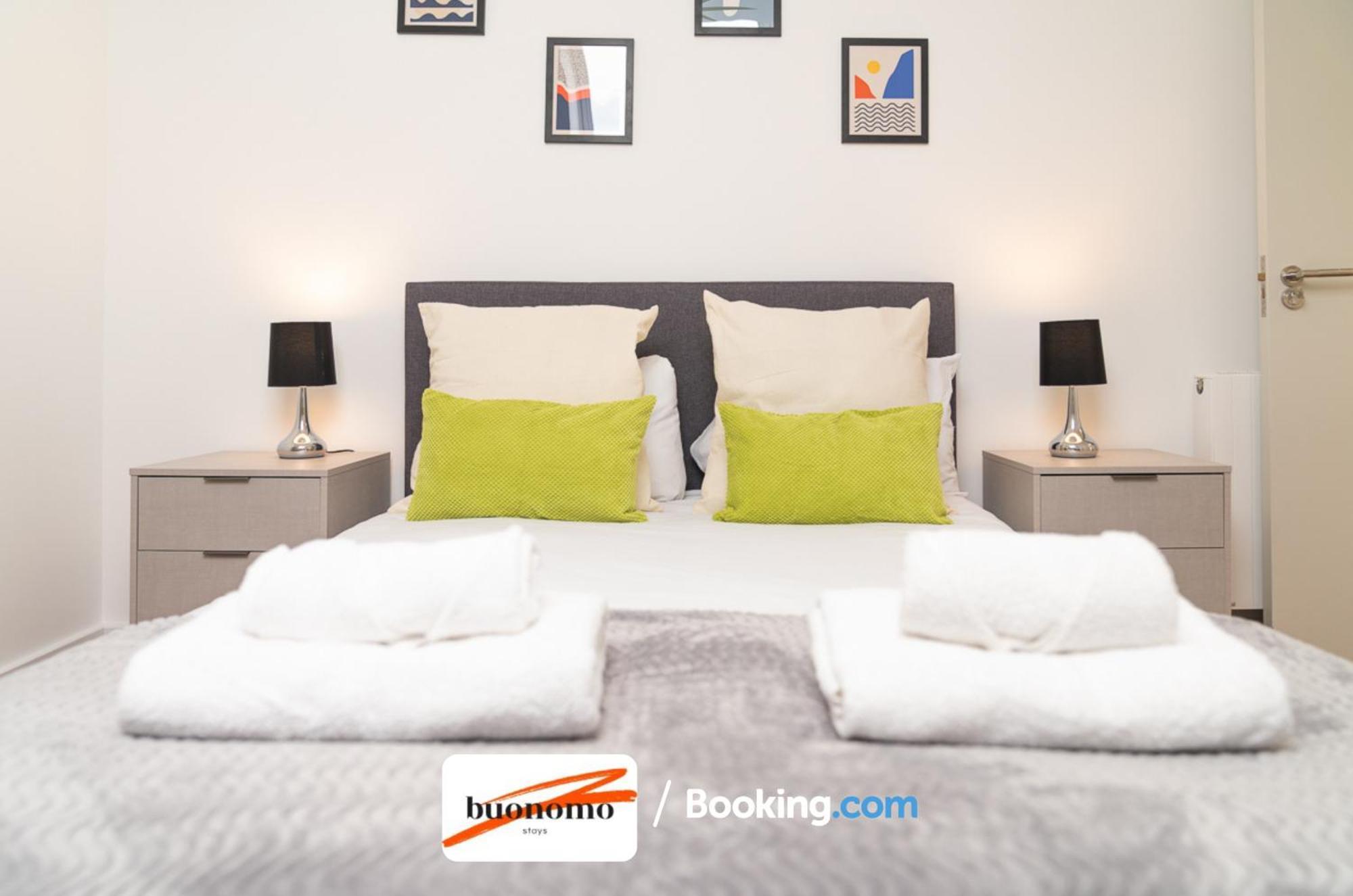 Two Bedroom Apartment At Buonomo Stays Short Lets & Serviced Accommodation Londra Exterior foto