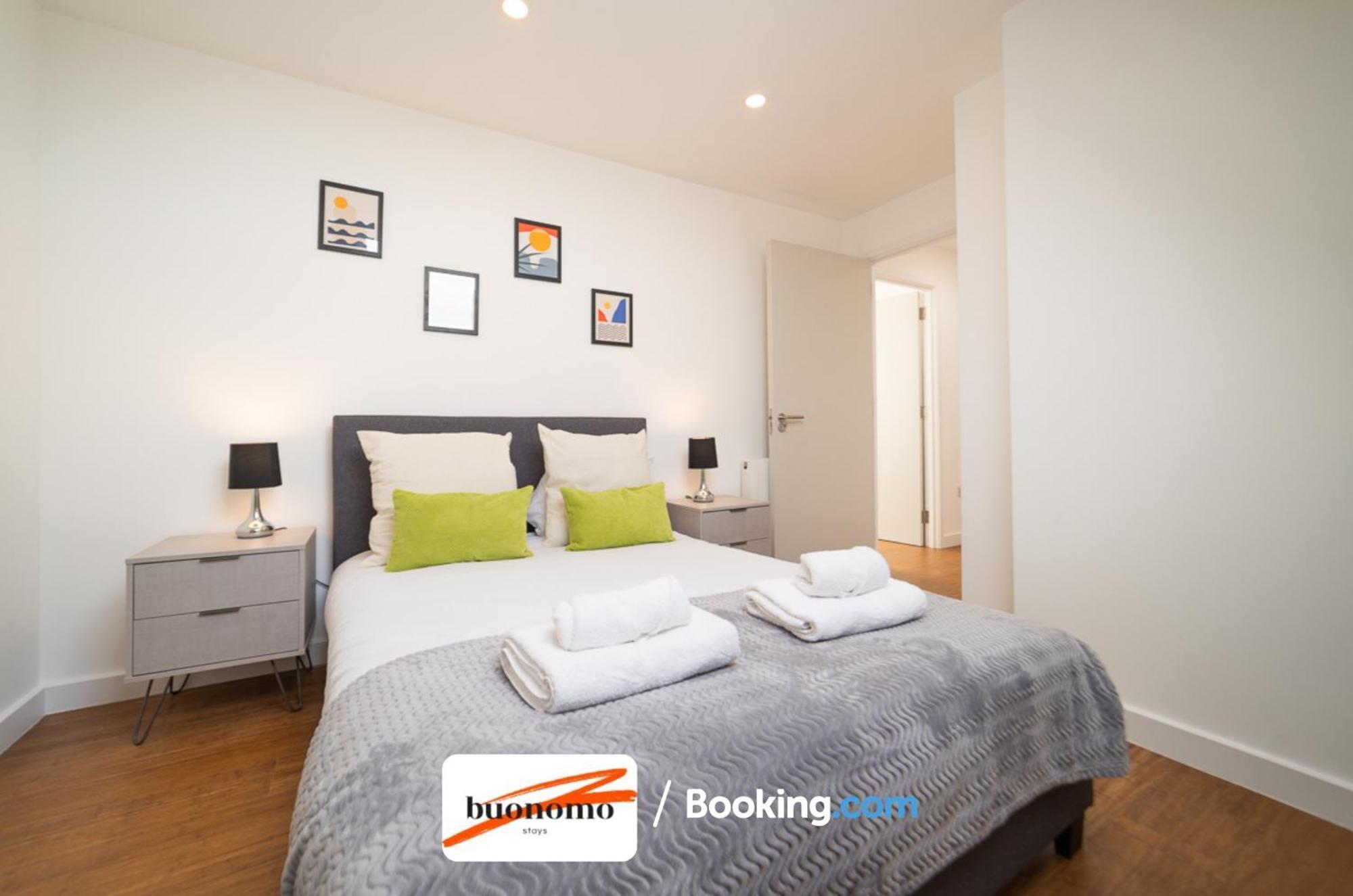 Two Bedroom Apartment At Buonomo Stays Short Lets & Serviced Accommodation Londra Exterior foto