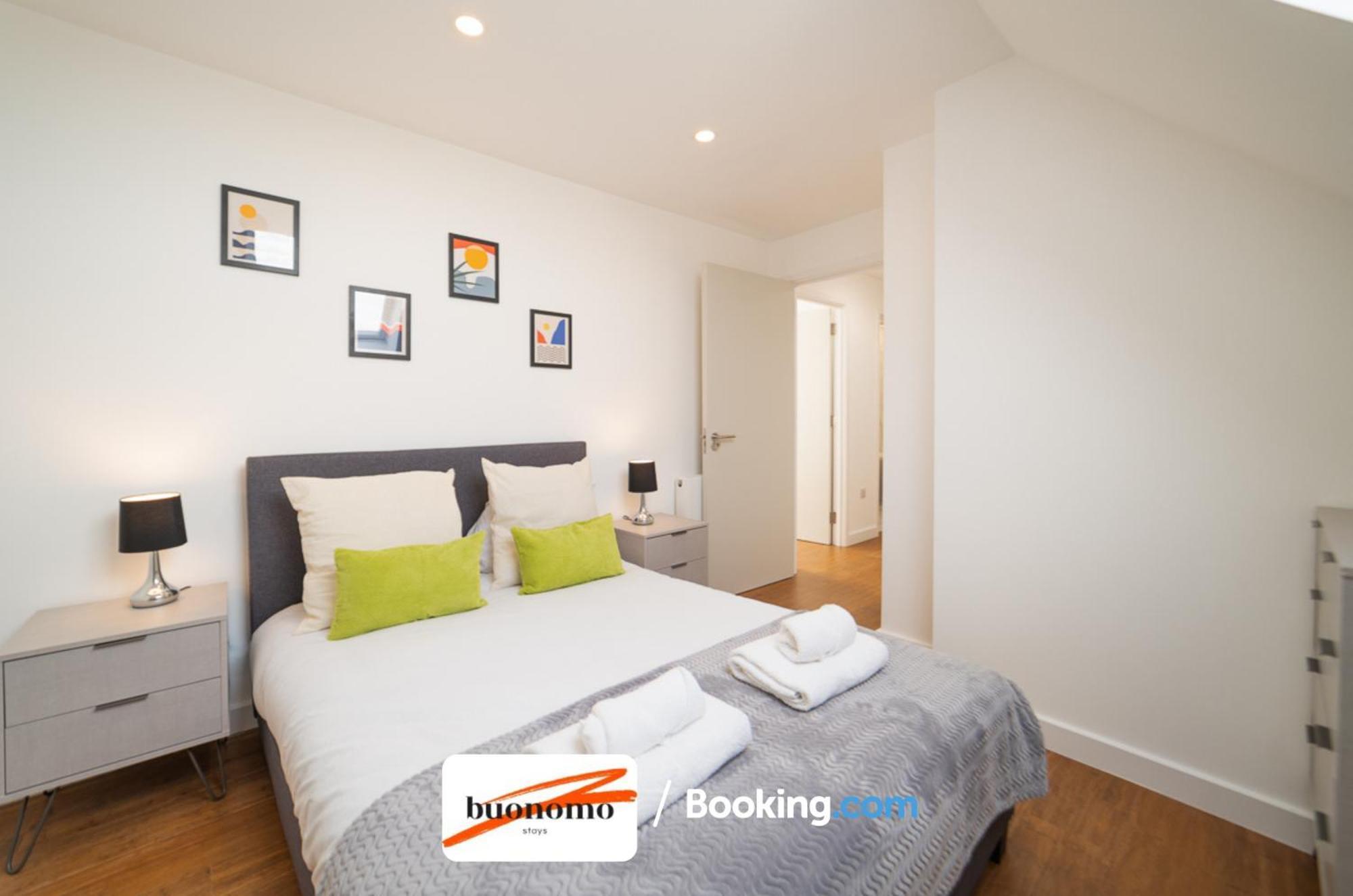 Two Bedroom Apartment At Buonomo Stays Short Lets & Serviced Accommodation Londra Exterior foto